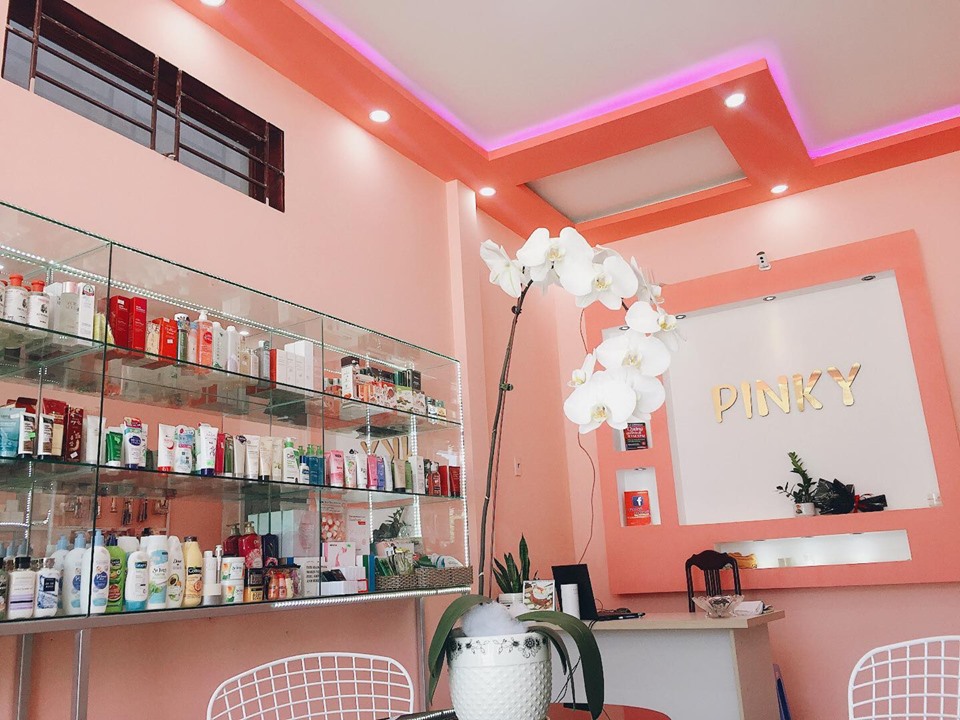 Pinky Cosmetic 1 Shop Cung Cấp Mỹ Phẩm Chính Hãng, Nước Hoa, Son, Phấn, Kem Dưỡng, Skincare,… Và Tất Cả Các Sản Phẩm Làm Đẹp Phục Vụ Nhu Cầu Cho Khách Hàng. 